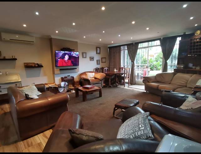 4 BEDROOM HOUSE SOLD IN VALHALLA